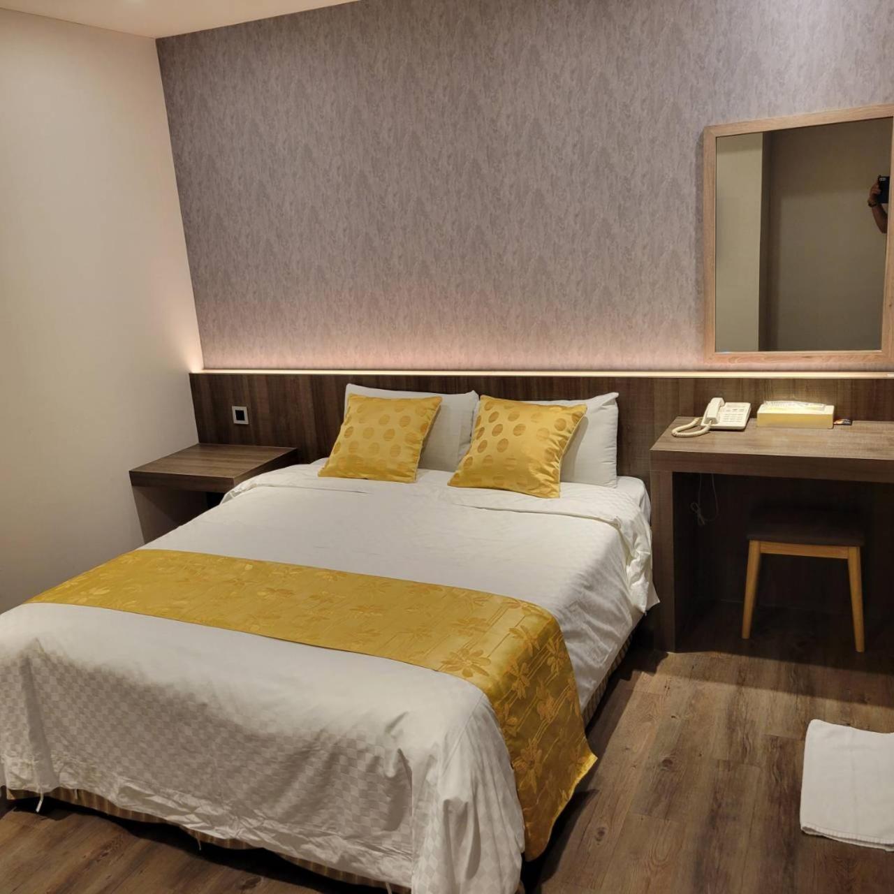 Attic Hotel Taipeh Exterior foto